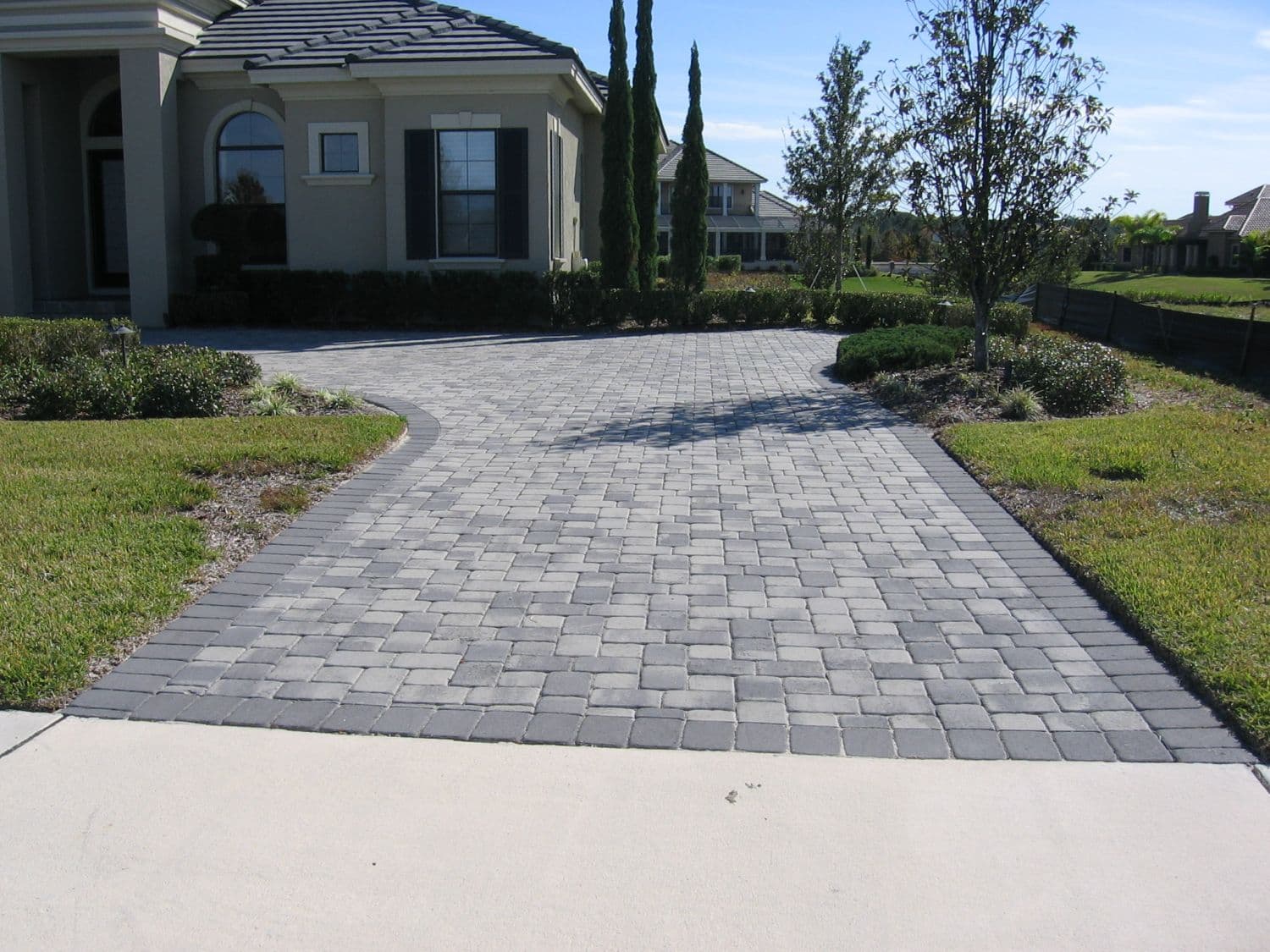 Paver patio with fire pit area